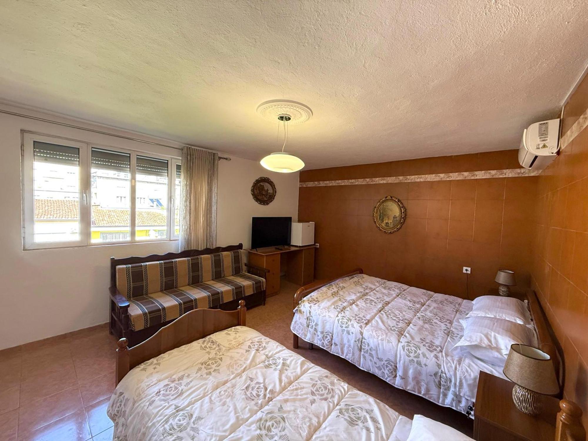 Shkodra Guest House 2 Ngoại thất bức ảnh