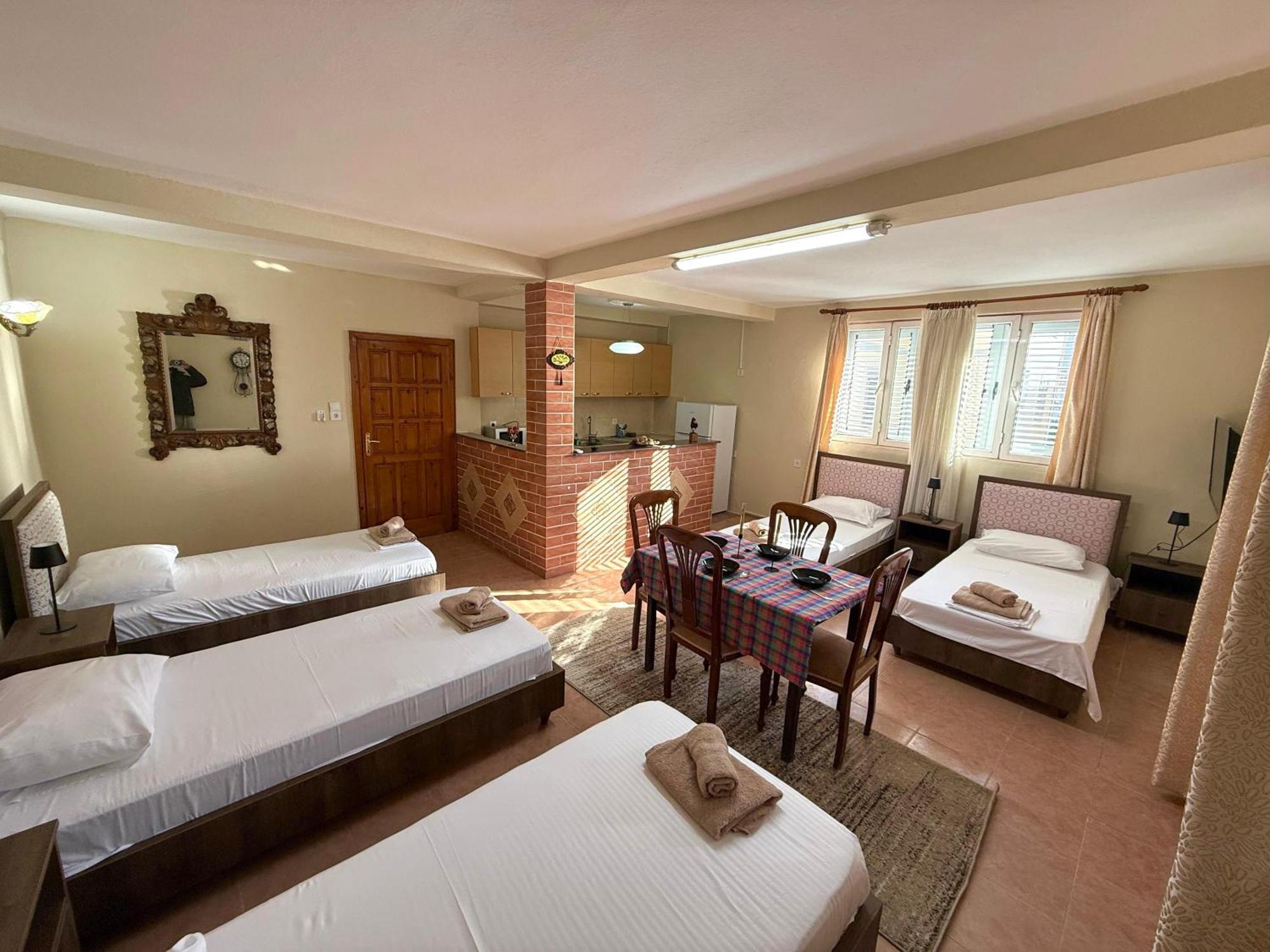 Shkodra Guest House 2 Ngoại thất bức ảnh